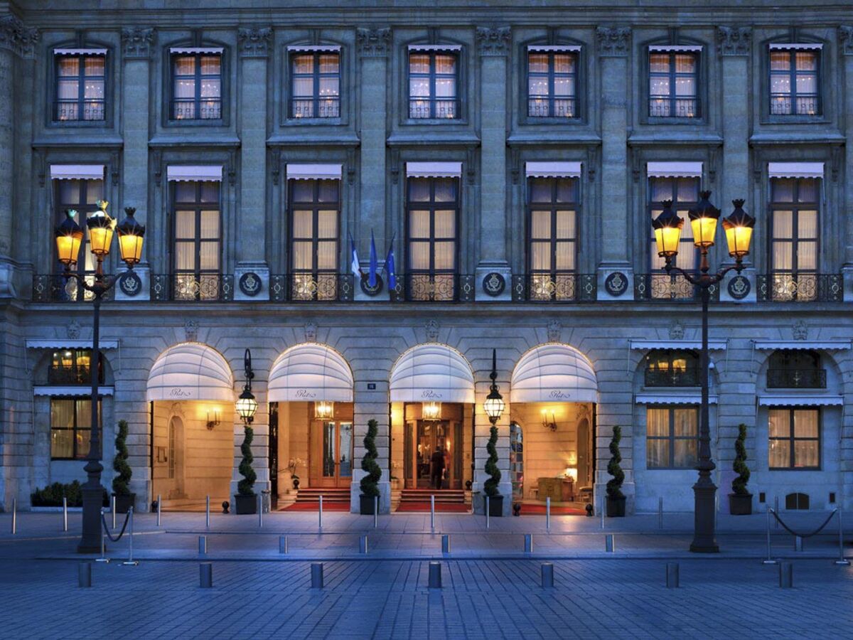 Best New Luxury Hotels In Paris Ritz Peninsula Le Meurice Le Roch Bloomberg