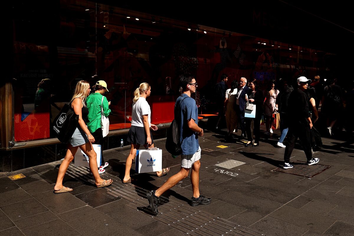 Australia S Consumer Sentiment Extends Pessimism Into 2024 Bloomberg   1200x800 