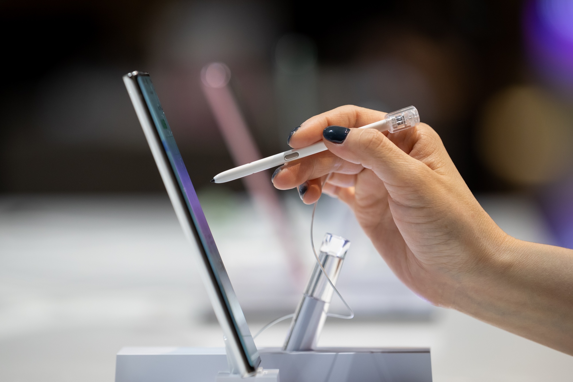 Samsung Electronic Flagship Store Ahead of Preliminary Figures