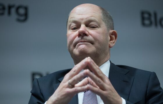 Merkel’s Government Slammed Over Deutsche Bank Deal