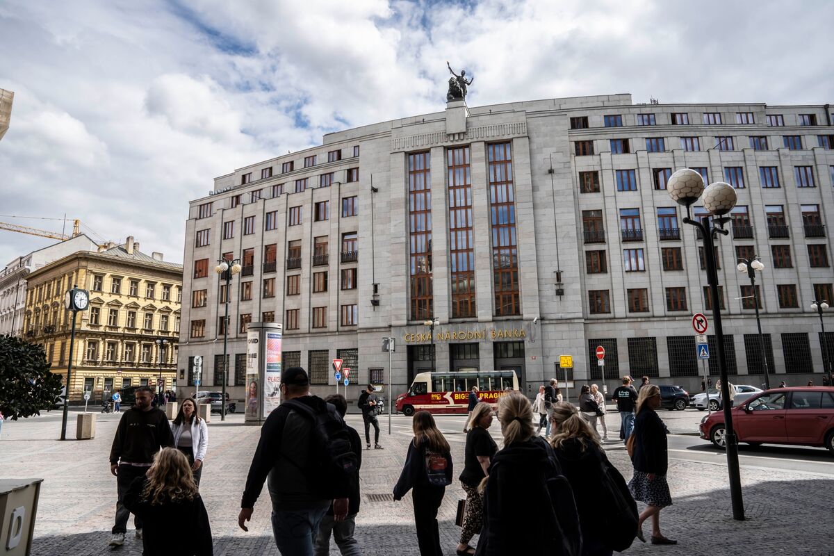 Czechs Plan Second-Highest Budget Gap Ever to Boost Investment