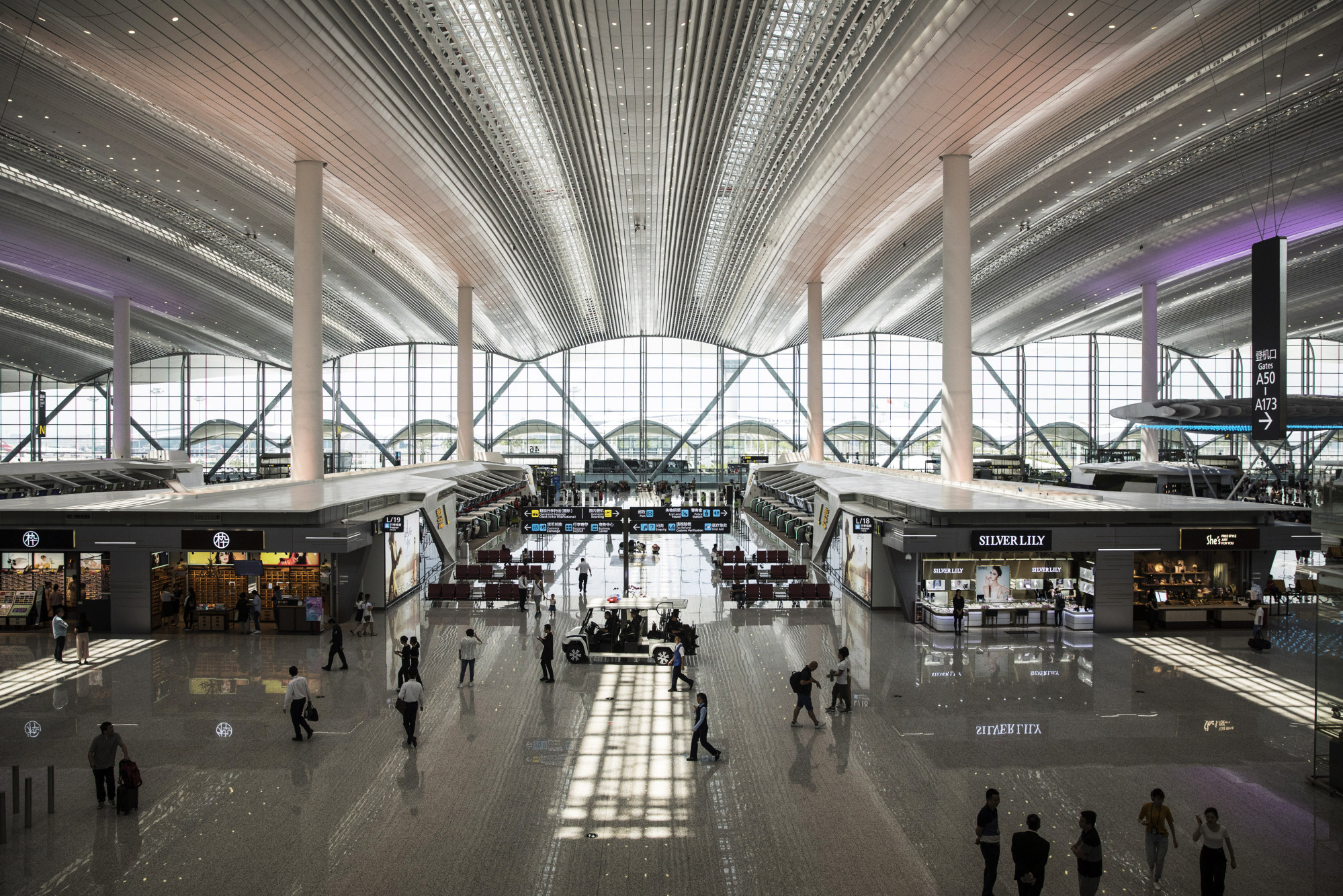 guangzhou-airport-rally-seen-fizzling-as-earnings-set-to-slide-bloomberg