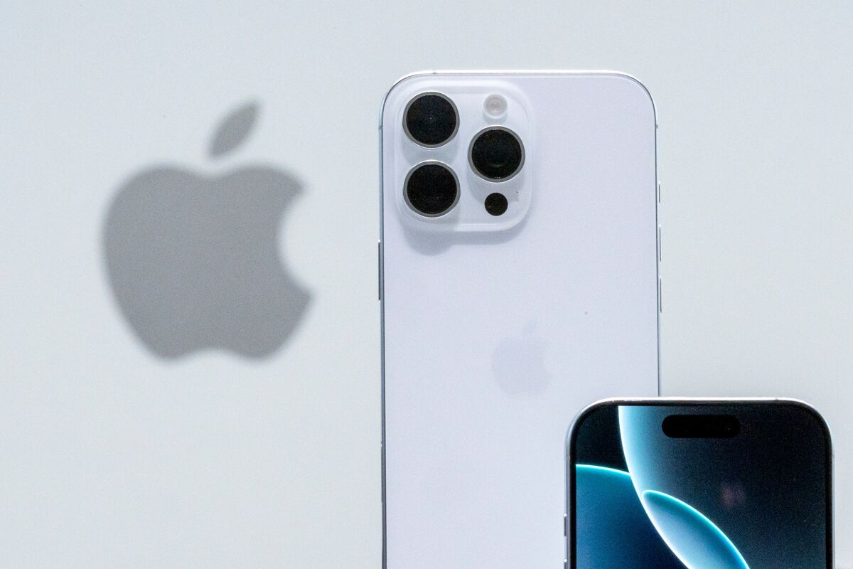 Apple’s New iPhone SE Will Kick Off Pivotal Year for Product Line