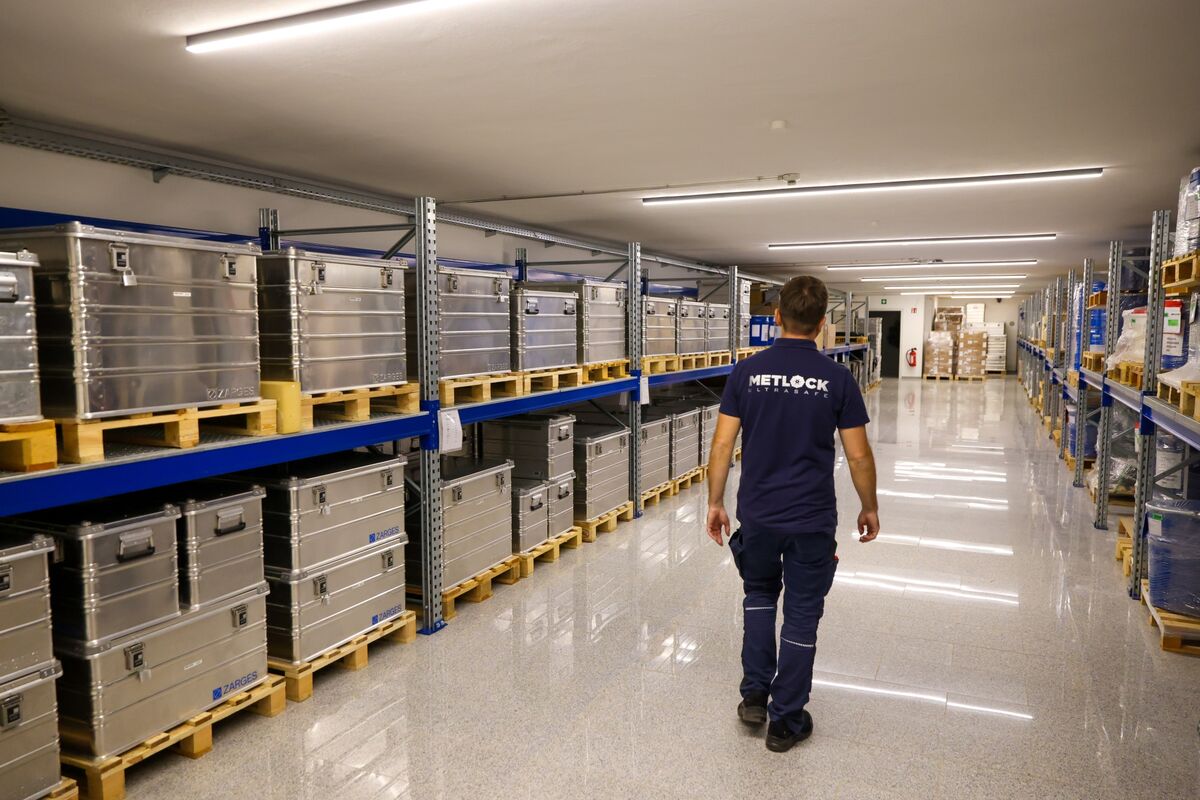 assets.bwbx.io image