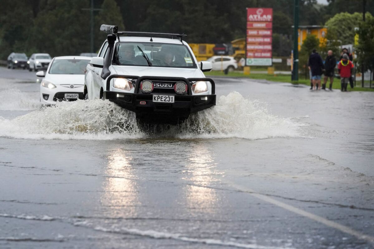 Parts of New Zealand Told to Brace for Severe Weather on Monday - Bloomberg