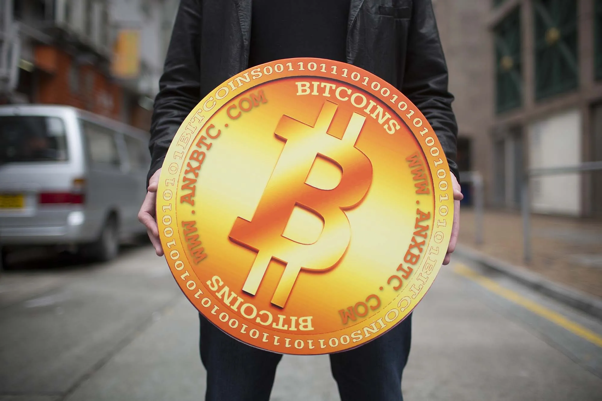 Tim Draper Among Winners in Second Silk Road Bitcoin Auction - Bloomberg