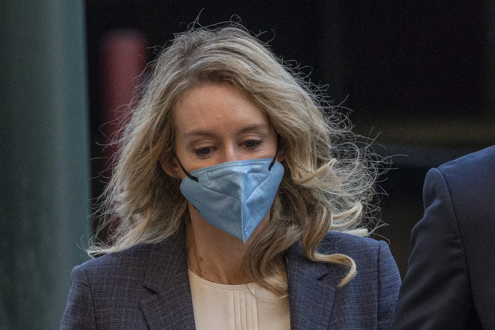 Elizabeth Holmes&nbsp;arrives at federal court in San Jose on Dec. 17.
