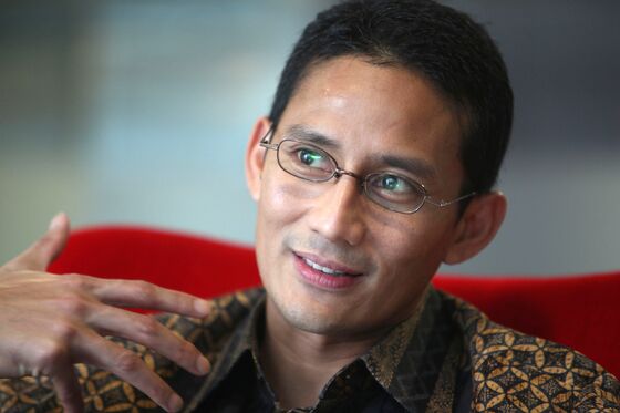 Indonesia's VP Contender Hits Out at Jokowi's Rupiah Rout Policy