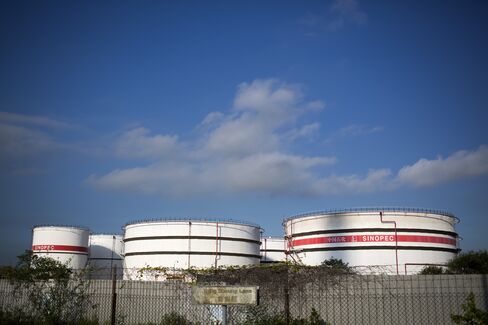 Sinopec Beats PetroChina as Refining Turnaround Boosts Profit