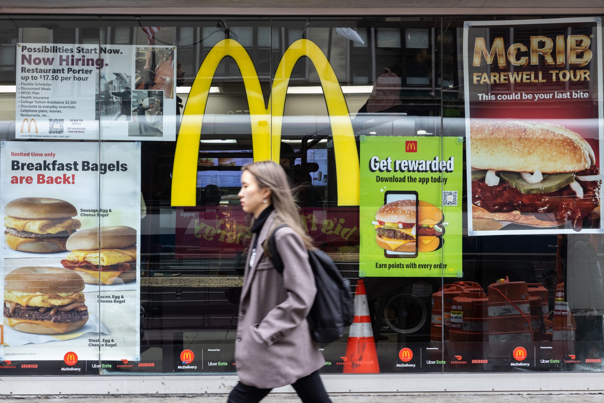 McDonald's (NYSE:MCD) Sales Beat Wall Street's Estimates in Third Quarter -  Bloomberg