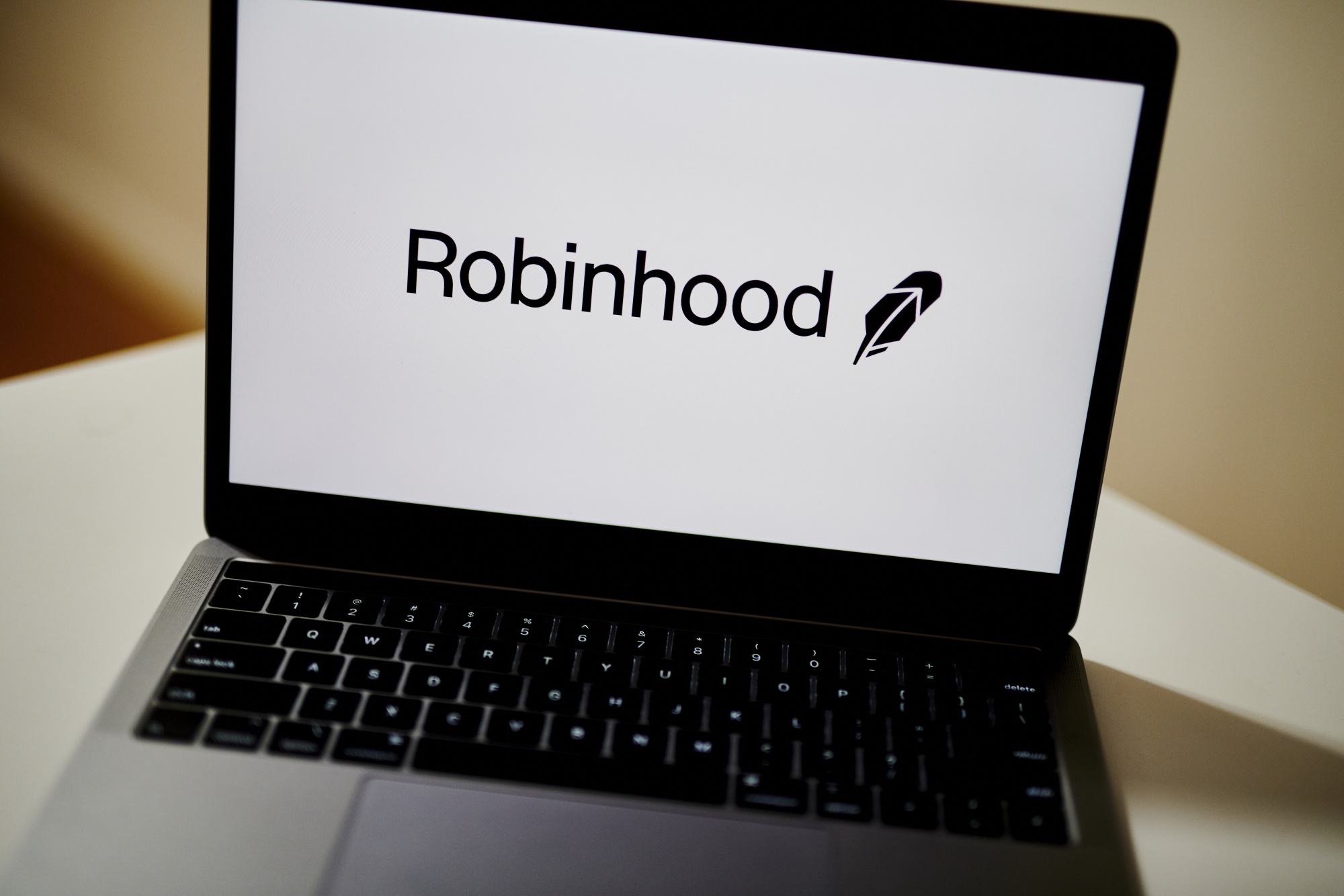 7 million Robinhood user email addresses for sale on hacker forum
