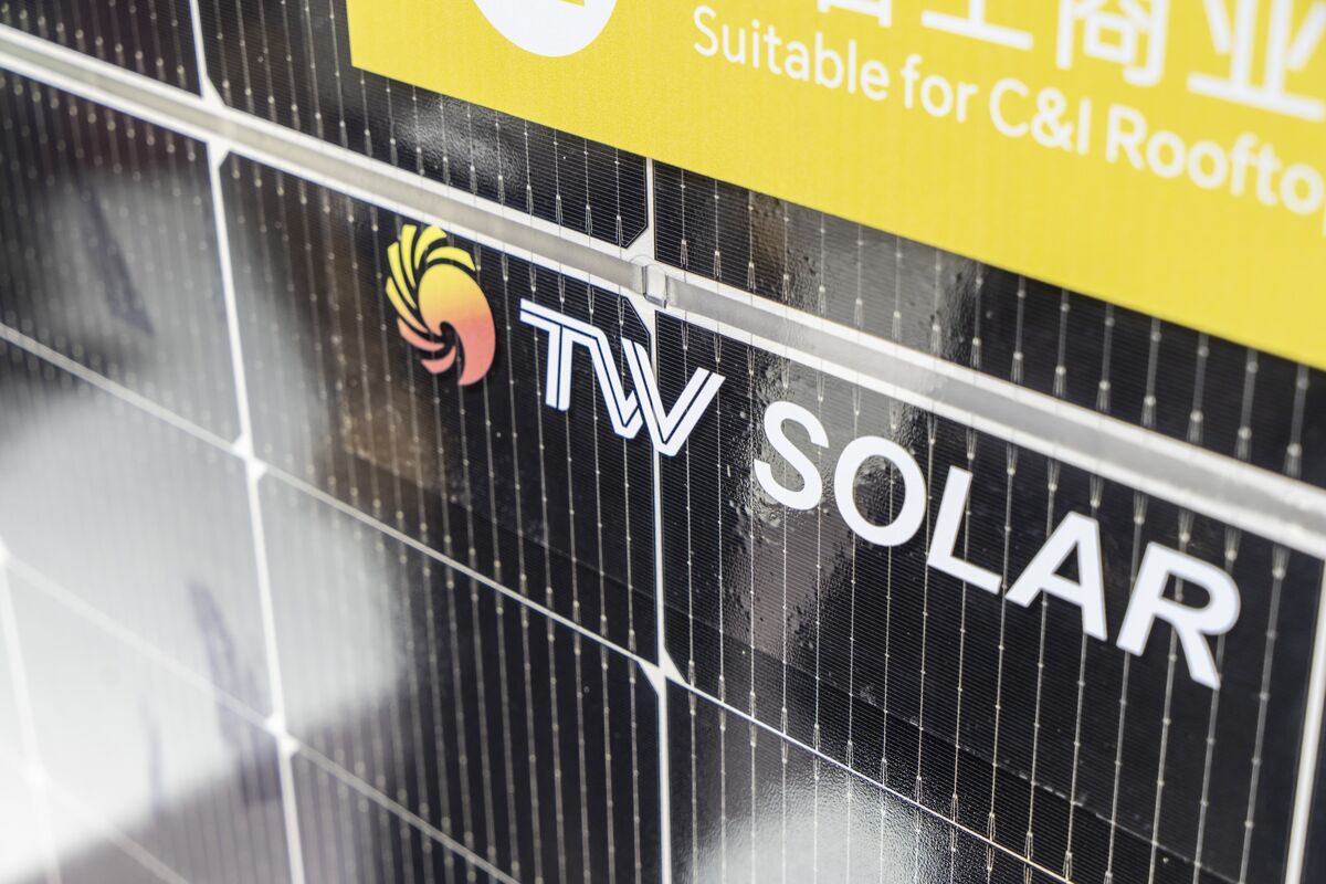 bloomberg.com - China's Tongwei Bids to Buy Rival and Hasten Solar Consolidation