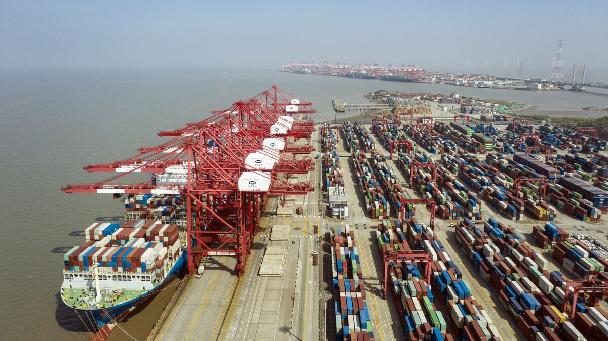 Shanghai Port Strives to Keep Global Trade Moving Despite Covid - Bloomberg