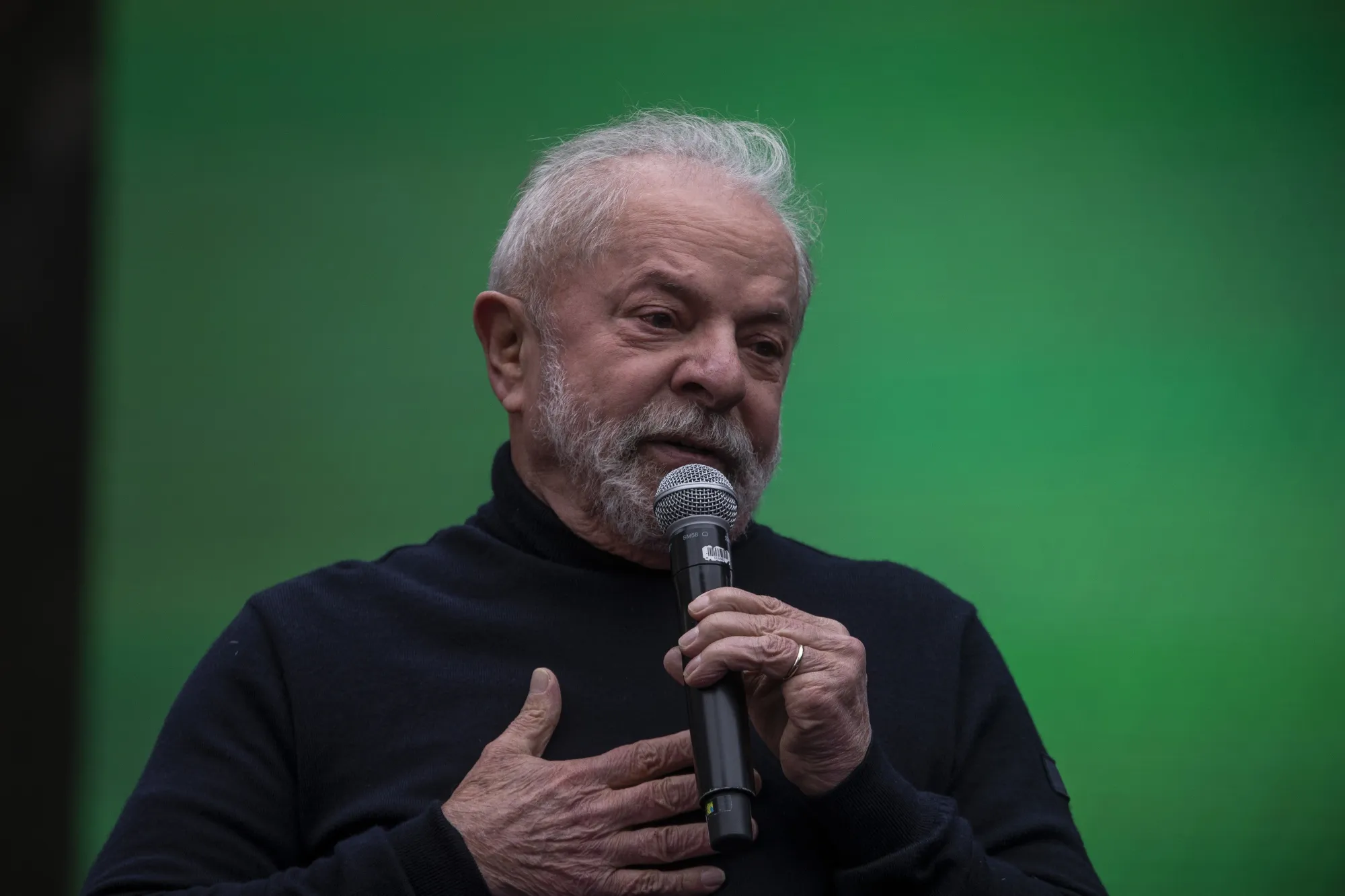 Luiz Inacio Lula da Silva, Brazil's former president, speaks during a campaign event at Vale do Anhangabau in Sao Paulo on&nbsp;Aug. 20