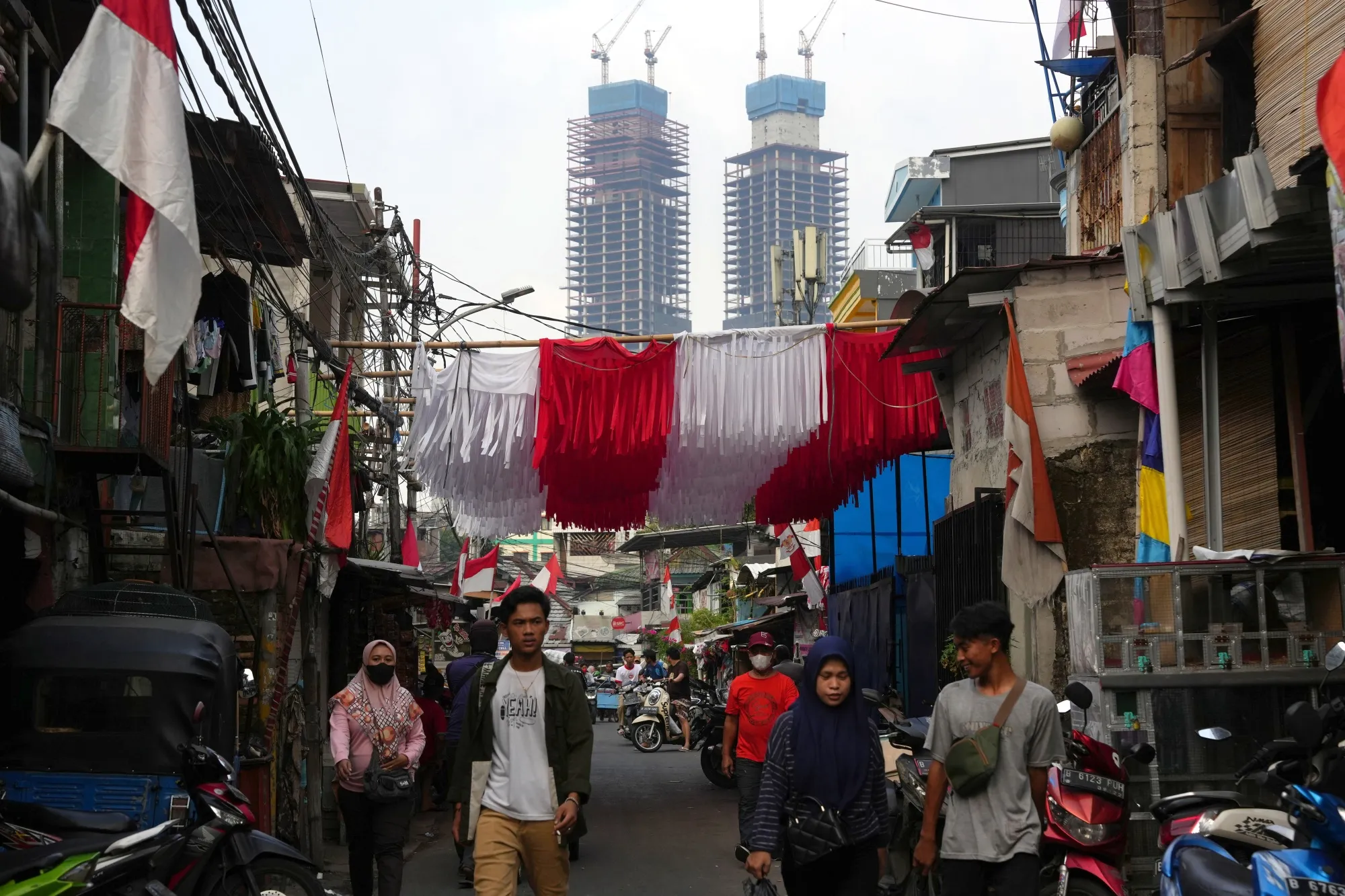 Indonesian debt has been buoyed by&nbsp;fiscal consolidation&nbsp;measures and relatively&nbsp;better-contained inflationary&nbsp;pressures.