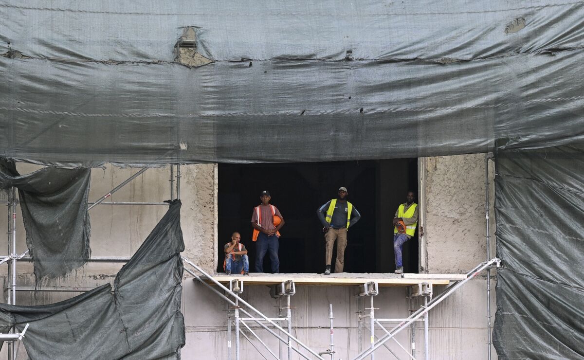 bloomberg.com - Jim Wyss - Latest US Sanctions Hit Cuban Industries and Influence Network