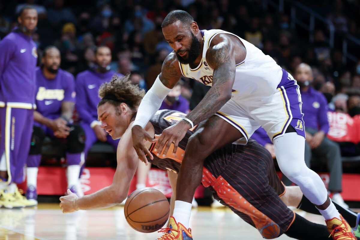 Whats LeBron James Secret to Success? Lakers Players Hustle for 5th Win in  7 - Bloomberg