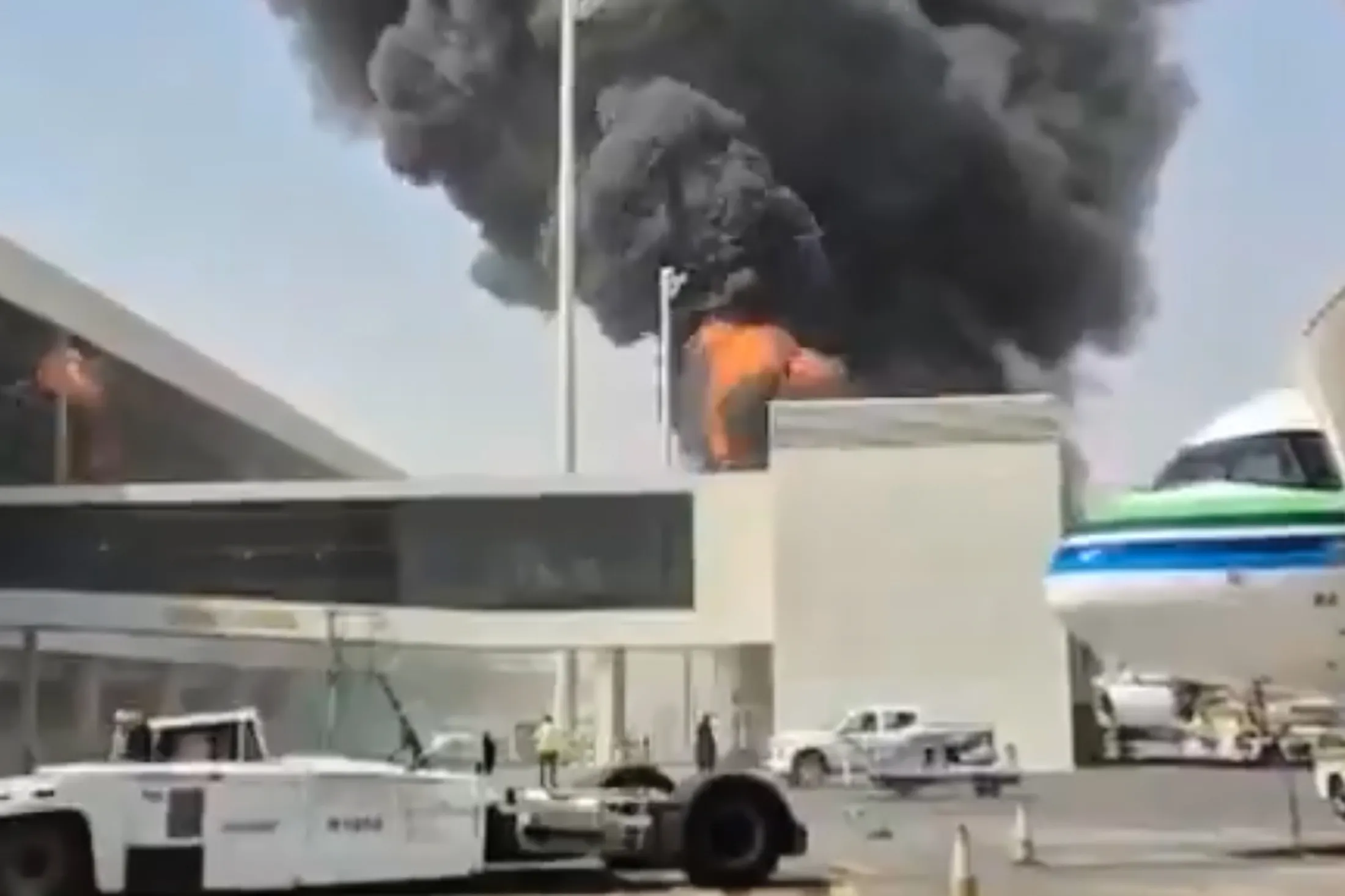 مصر تودع مضيفة طيران في هجوم مطار الرياض