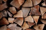 Winter Jitters Spur Firewood Cost Cap as Romania’s Poor Struggle