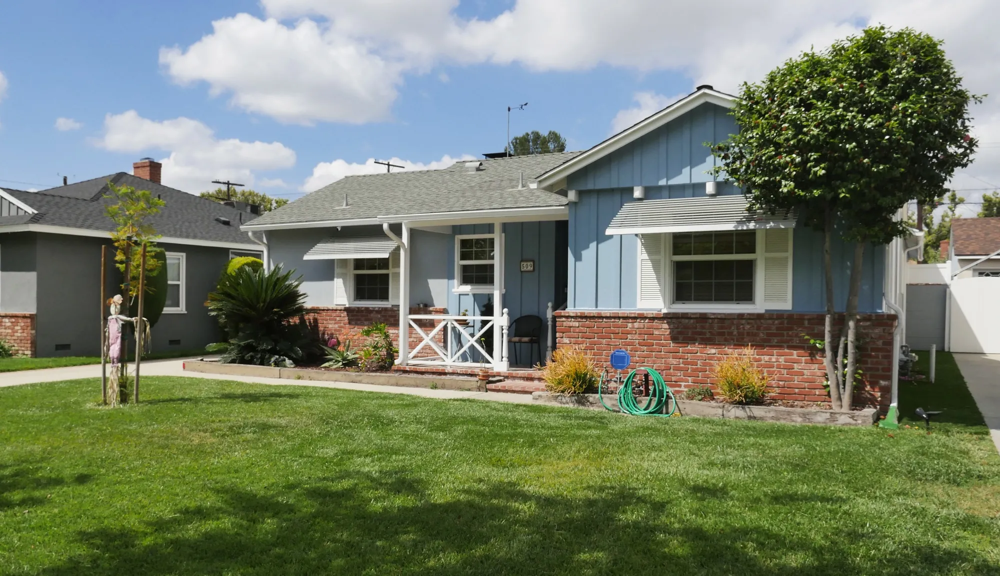 The outdoor spaces between homes can form an important buffer zone to prevent the spread of urban wildfires —&nbsp;or make them worse.&nbsp;