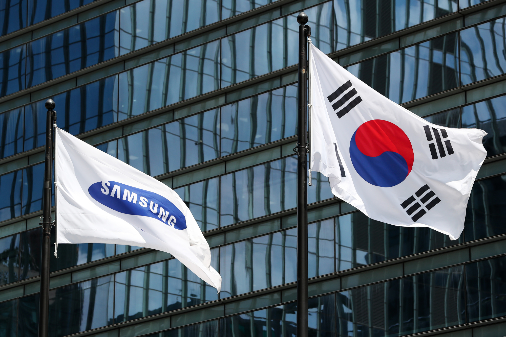 Samsung Heiress' Ex-husband Seeks W1.2 Trillion Settlement