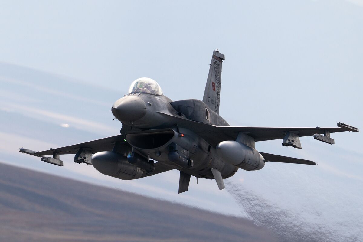 Turkey Considers Deployment of F-16 Warplanes to Northern Cyprus