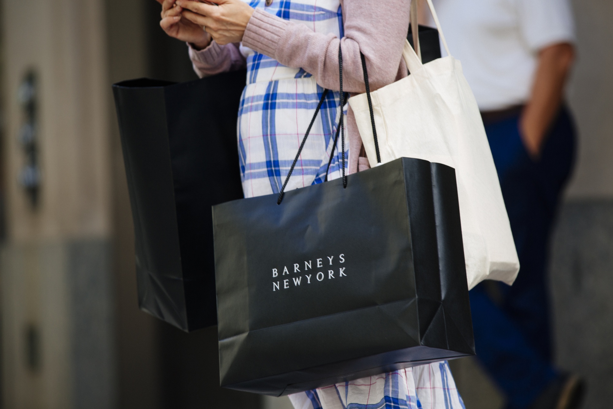 Barneys New York Is Now Inside Saks After Bankruptcy - Bloomberg