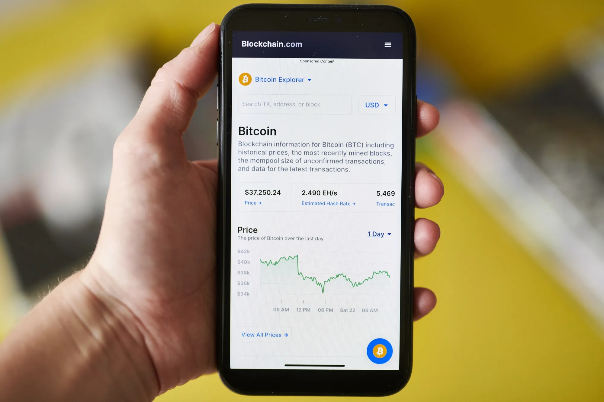 Google Will Let Crypto Wallets Run Ads; ICO Ads to Remain Banned - Bloomberg