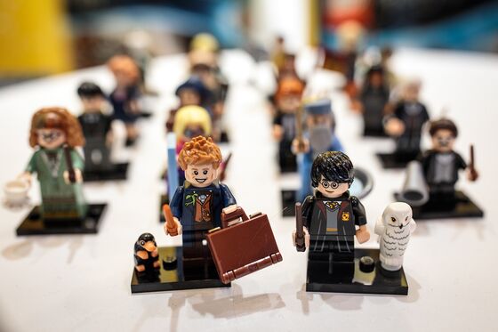 Lego Seeks to Halt Walmart Holiday Sales of Competing Figurines