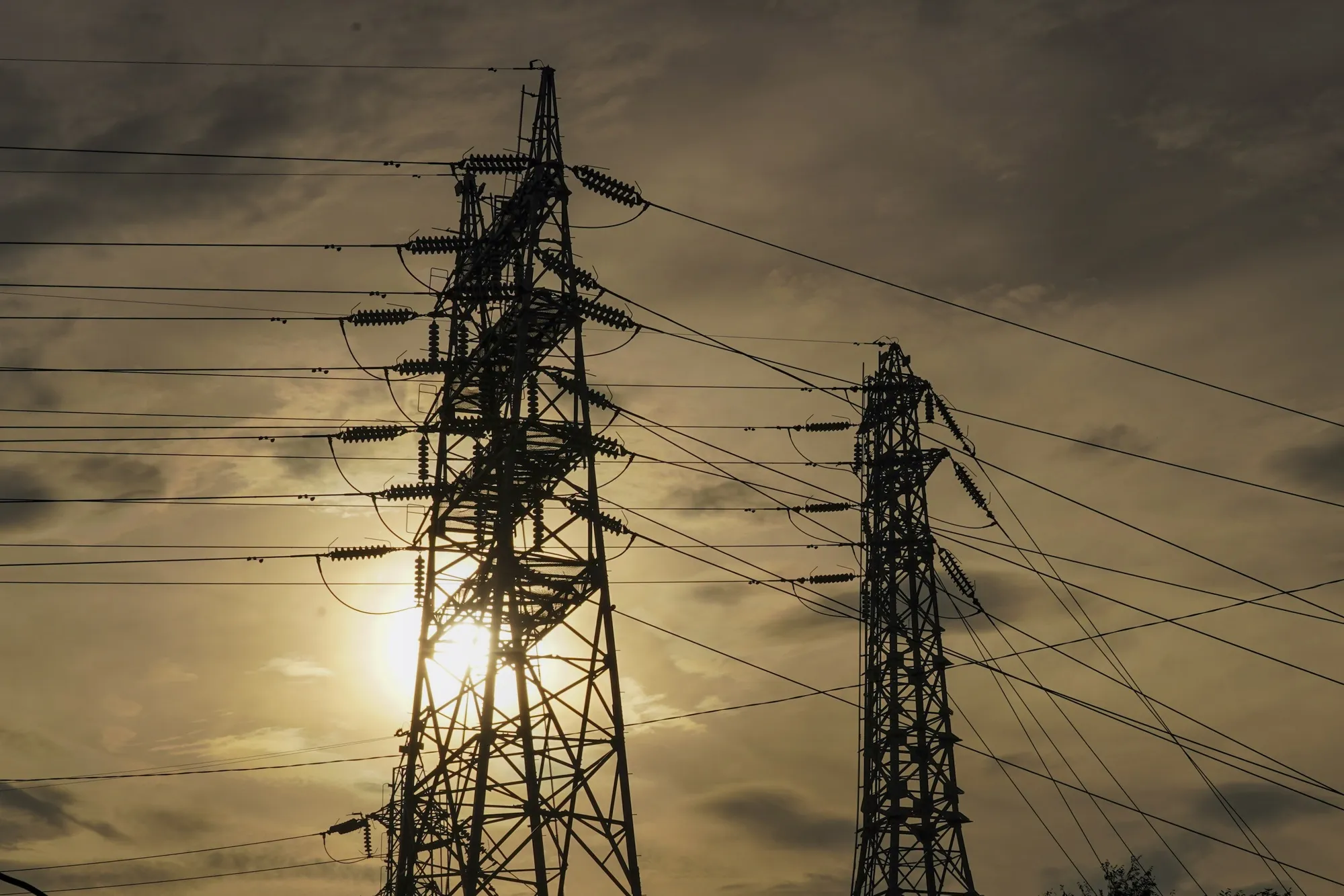 日本の卸電力価格が7カ月ぶり高値