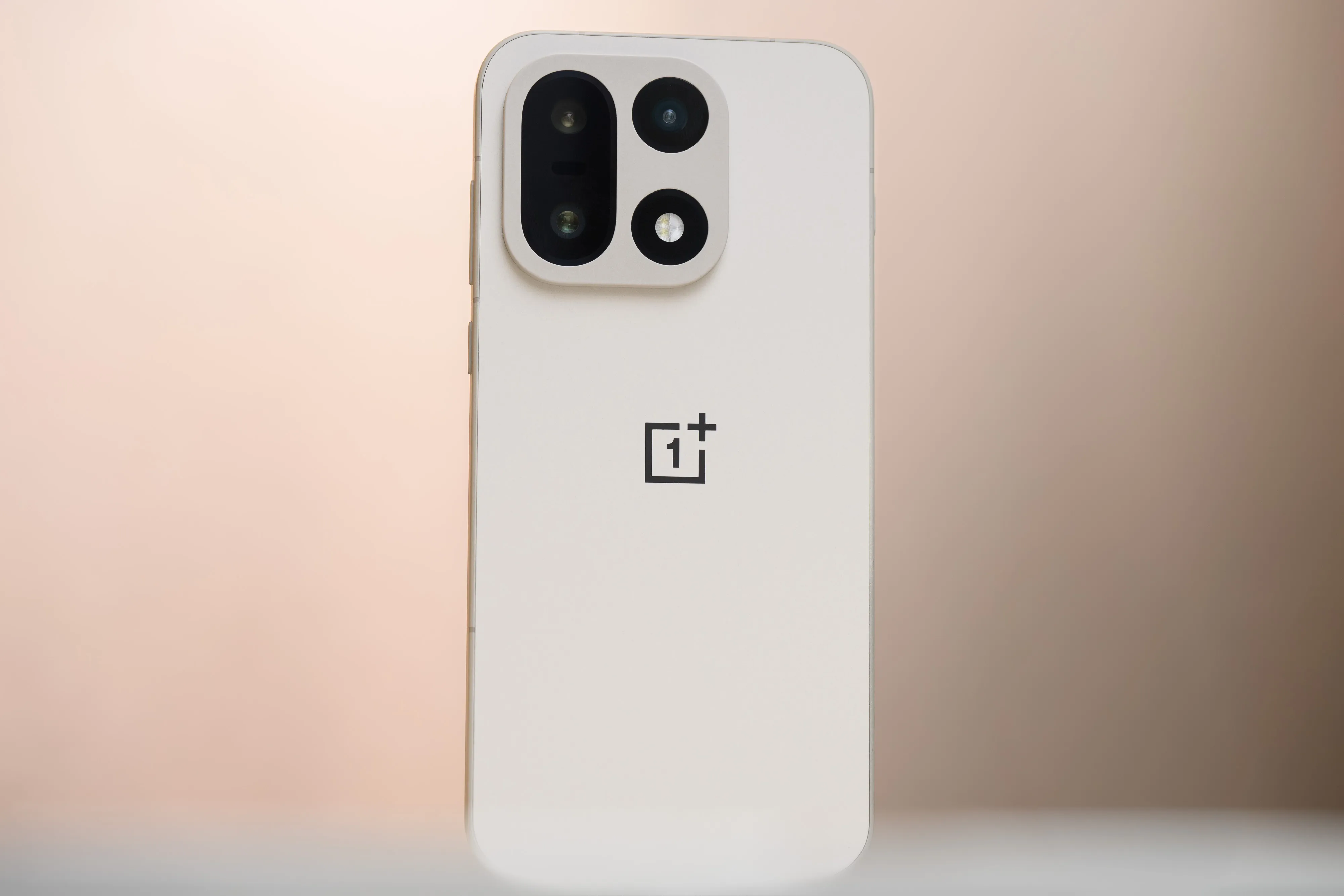 The OnePlus 15