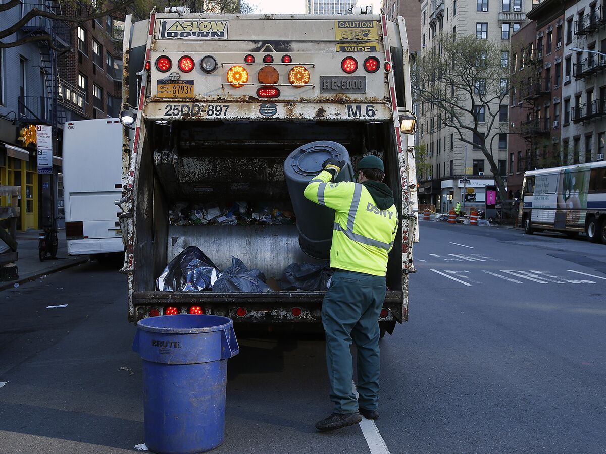 NYC Bans Days Off for City Sanitation Workers Before Covid Shot Mandate ...