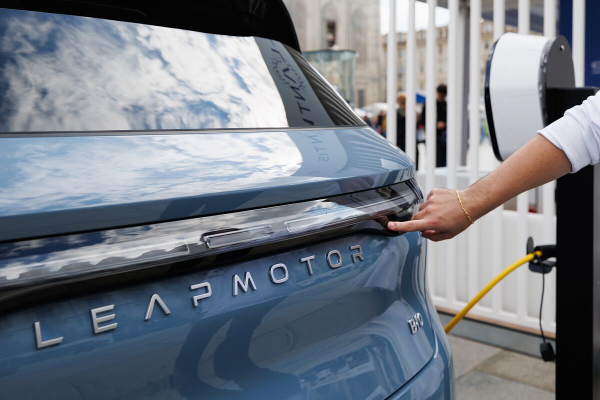 bloomberg.com - Linda Lew - China EV Makers Rise as EU Mulls Minimum Price to Replace Tariff