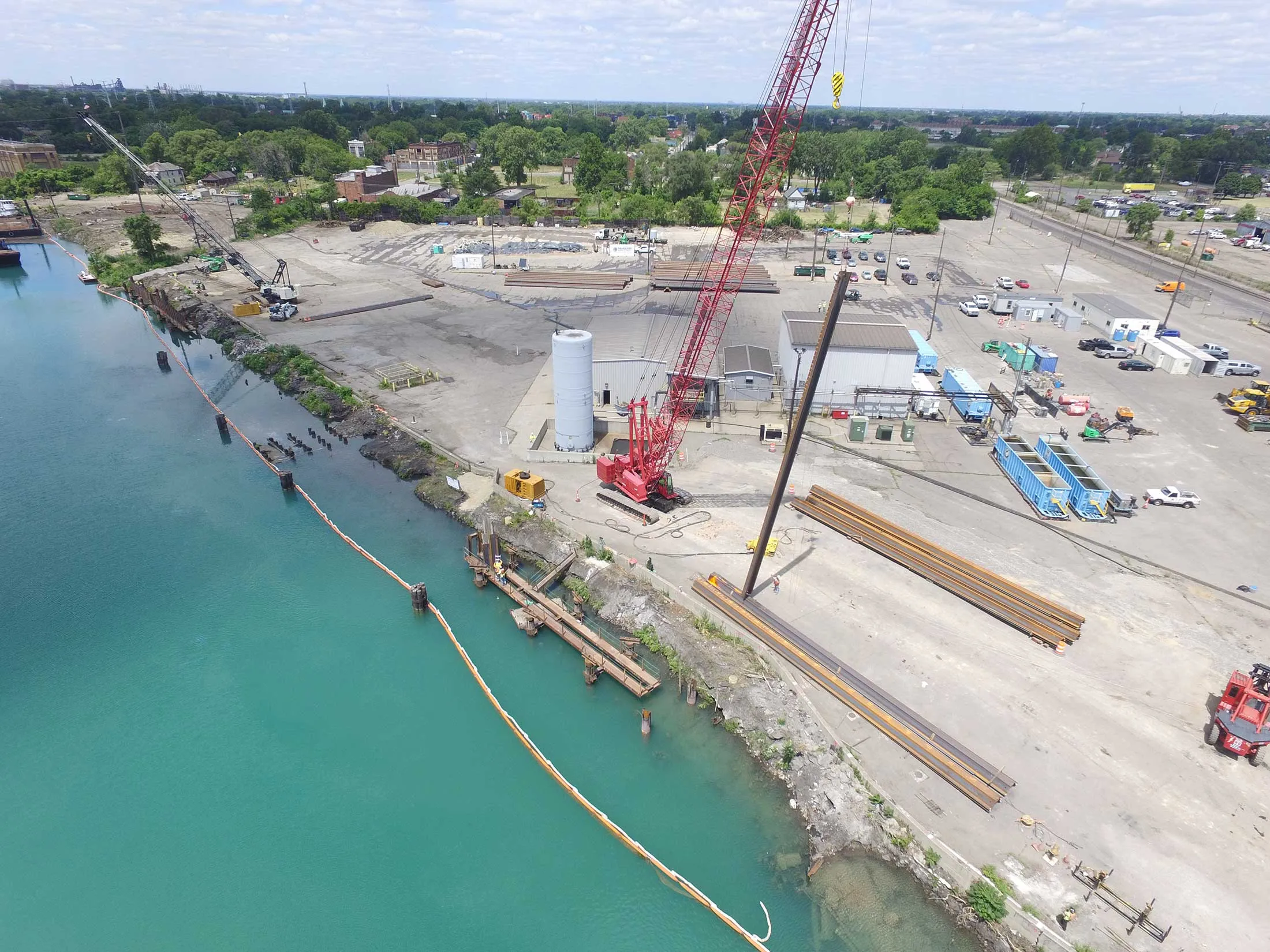 Construction of a wall along the Lower Rouge River’s Old Channel at the former Detroit Tar Plant.