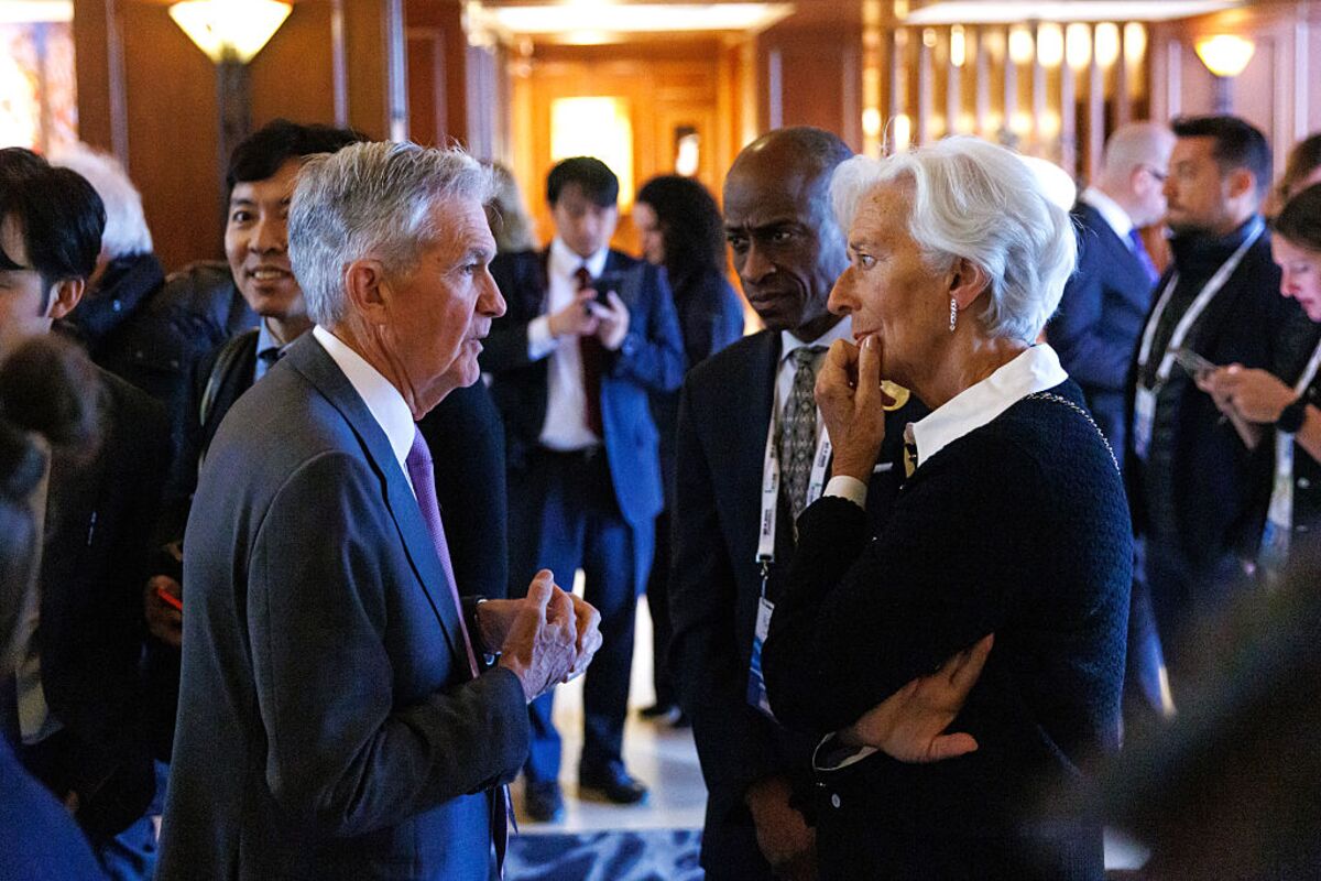 Powell and Lagarde Count Cost of Trump’s Turbulence