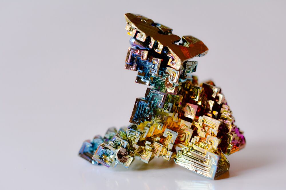 【ビスマス価格高騰！】神秘的なビスマス結晶 606g ケース付き ビスマス価格高騰！】神秘的なビスマス結晶 606g ケース付き