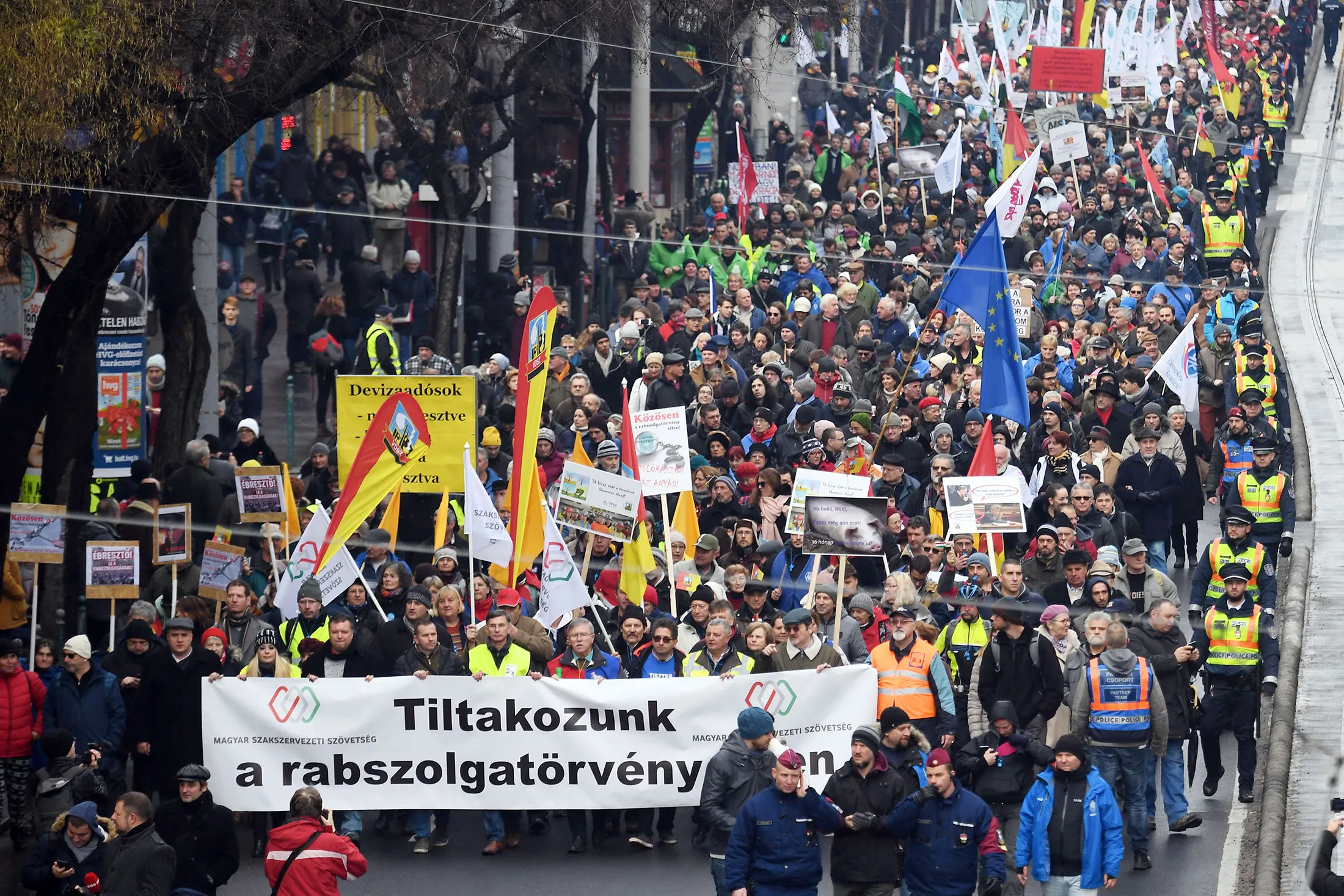 Members and supporters of several Hungarian trade unions and opposition parties march towards the parliament building in Budapest on&nbsp;&nbsp;Dec.&nbsp;8.