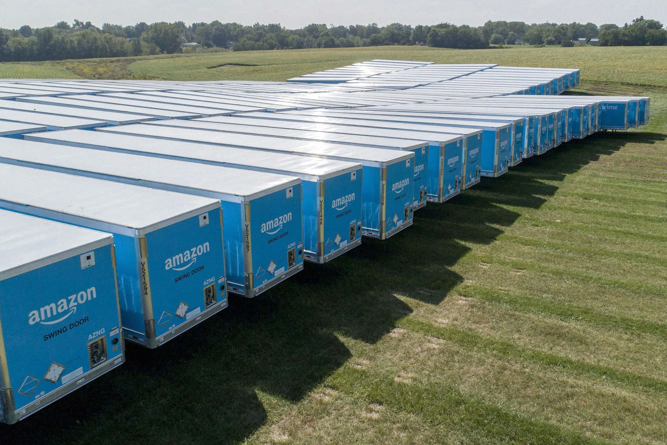 Amazon semitrailers in Kewanee, Ill.