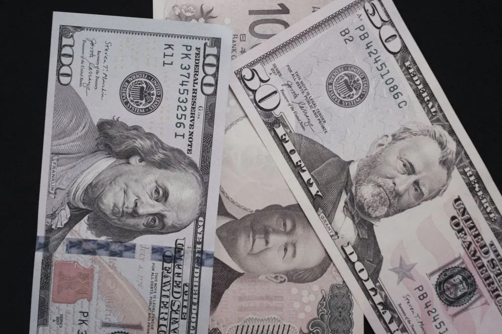 Yen Banknotes As Japan Plays Coy on Intervention