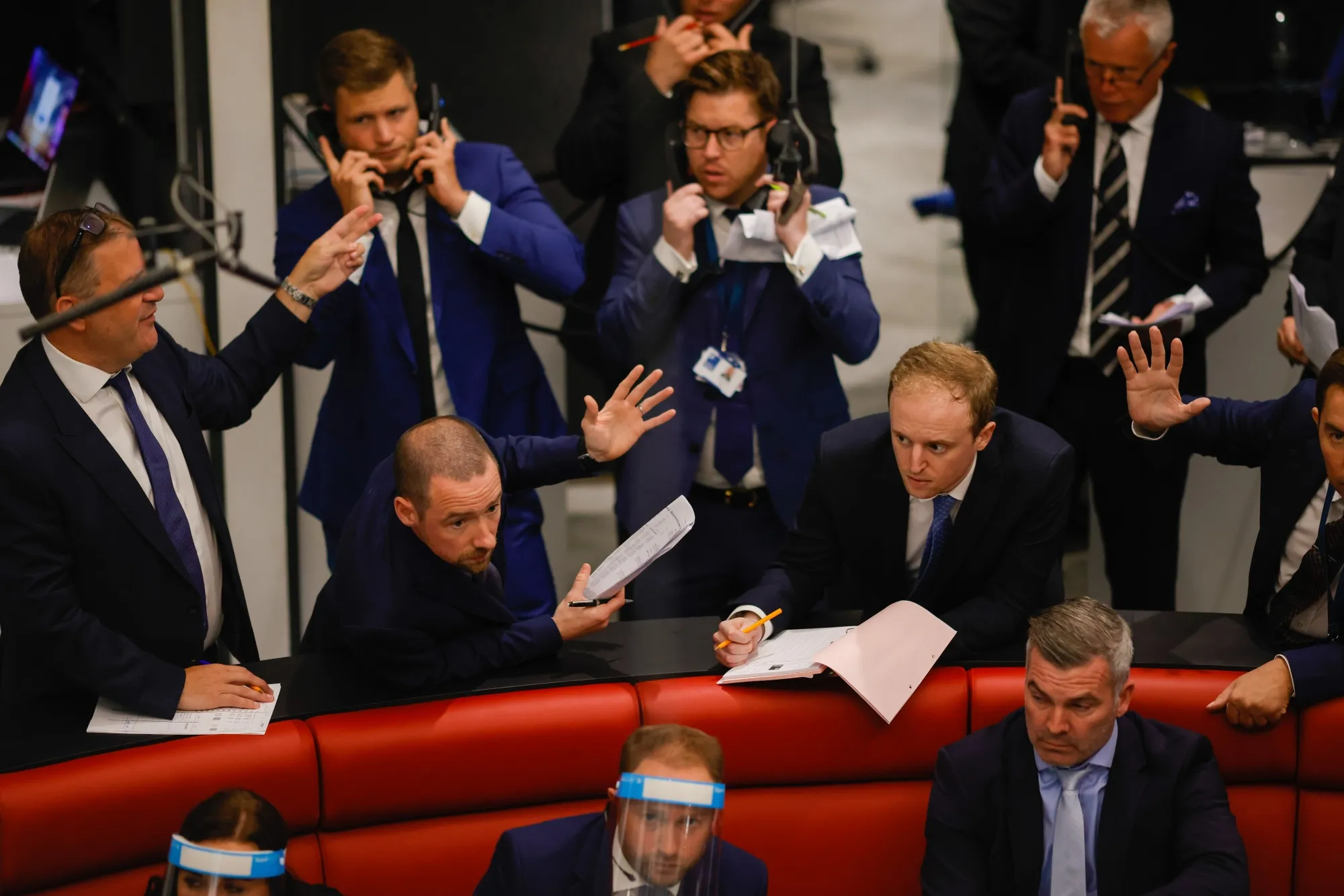 London Metal Traders Return to The LME Ring