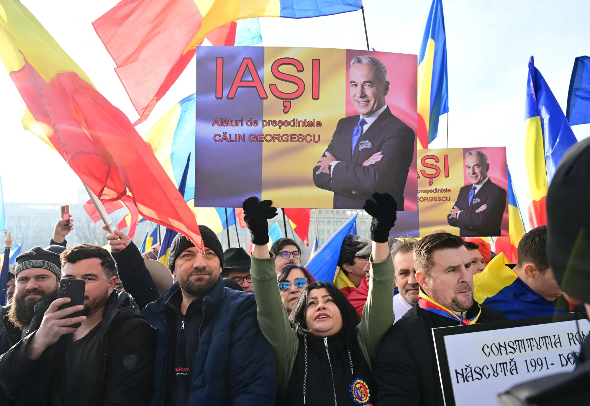 Thousands Protest in Romania to Support Pro-Russian Candidate - Bloomberg