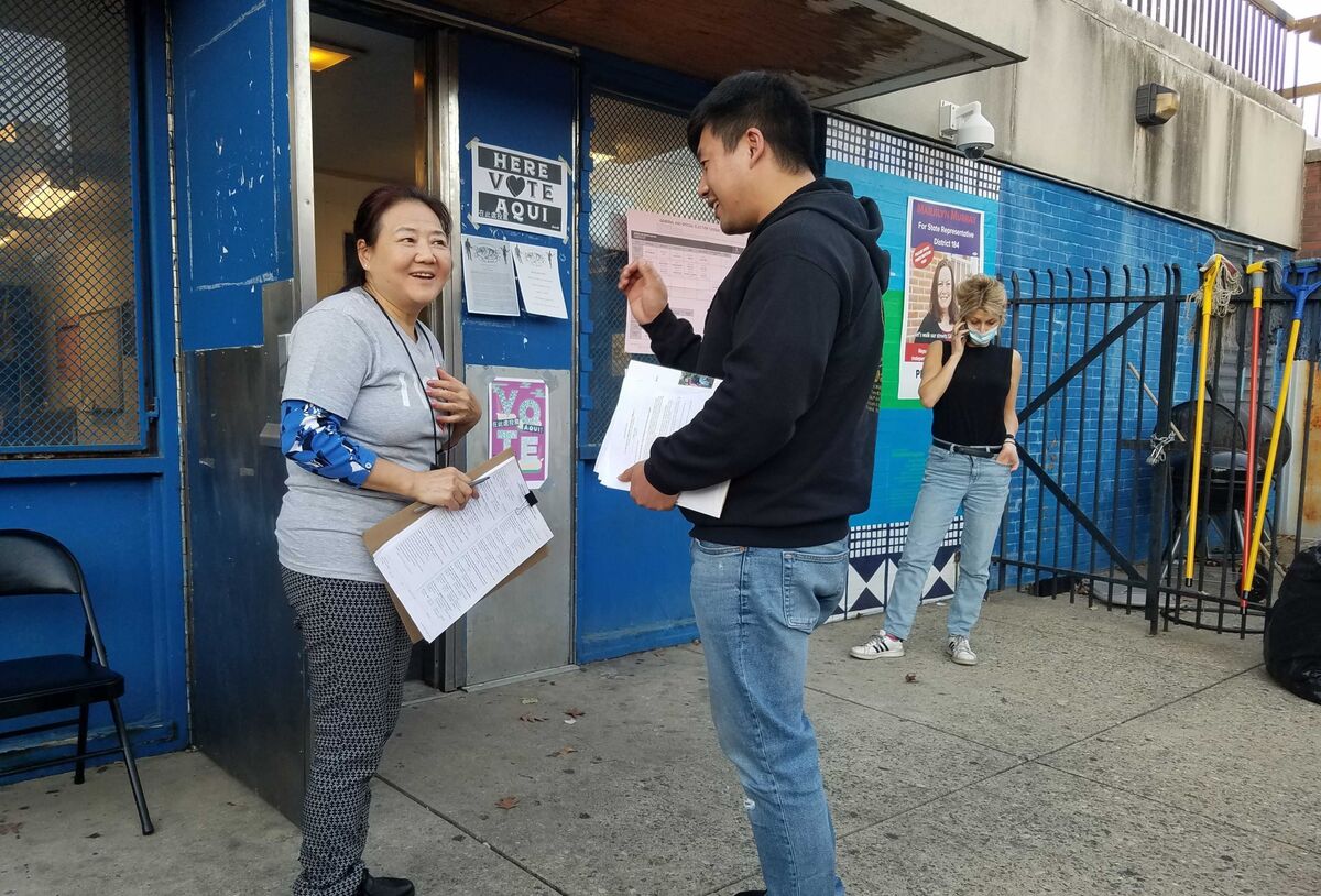 Grassroots Groups Key to Asian American Turnout in Midterm ... - Bloomberg
