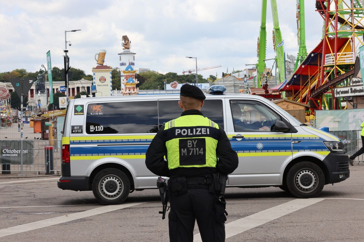 Munich Shuts Oktoberfest for Security Checks After Bomb Threat
