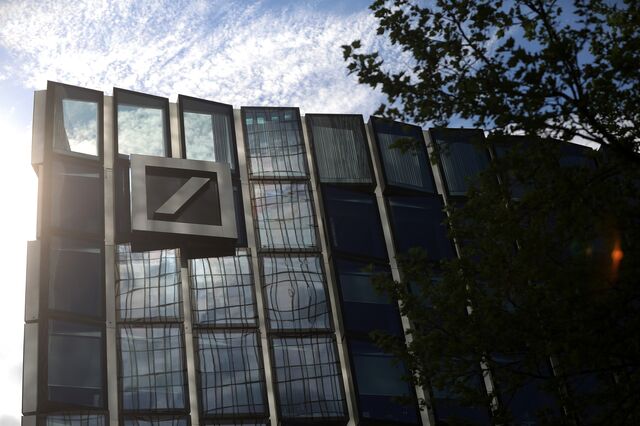 Deutsche Bank Plans To Cut U S Jobs By Over 10 Bloomberg