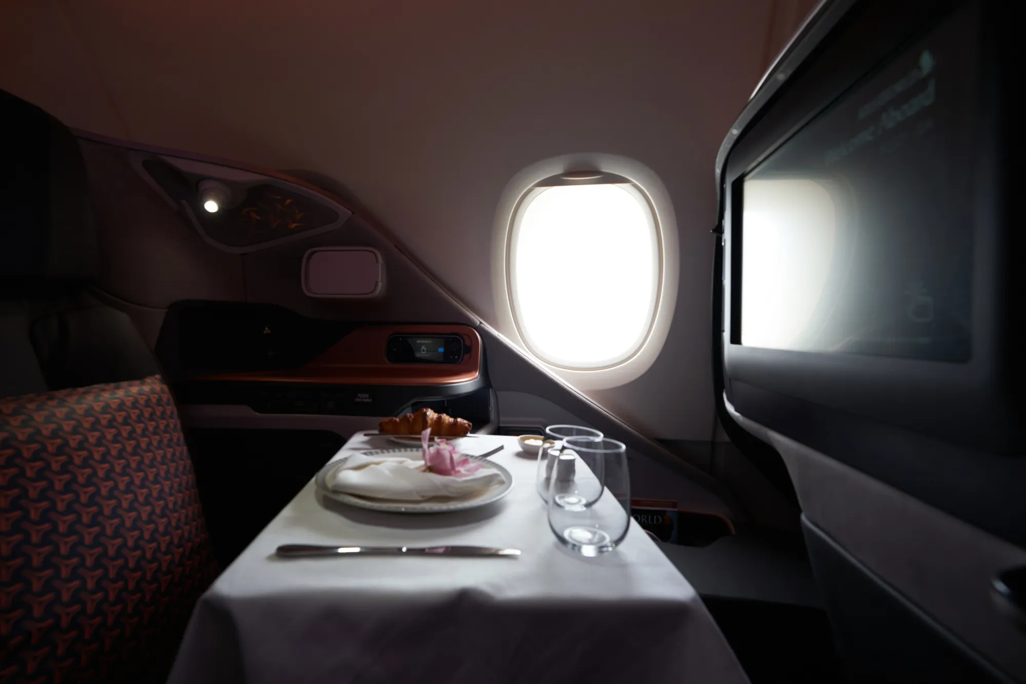 Singapore Airlines CEO Goh Choon Phong and Airbus COO Fabrice Bregier Unveil  SE A380 with Refitted Cabins