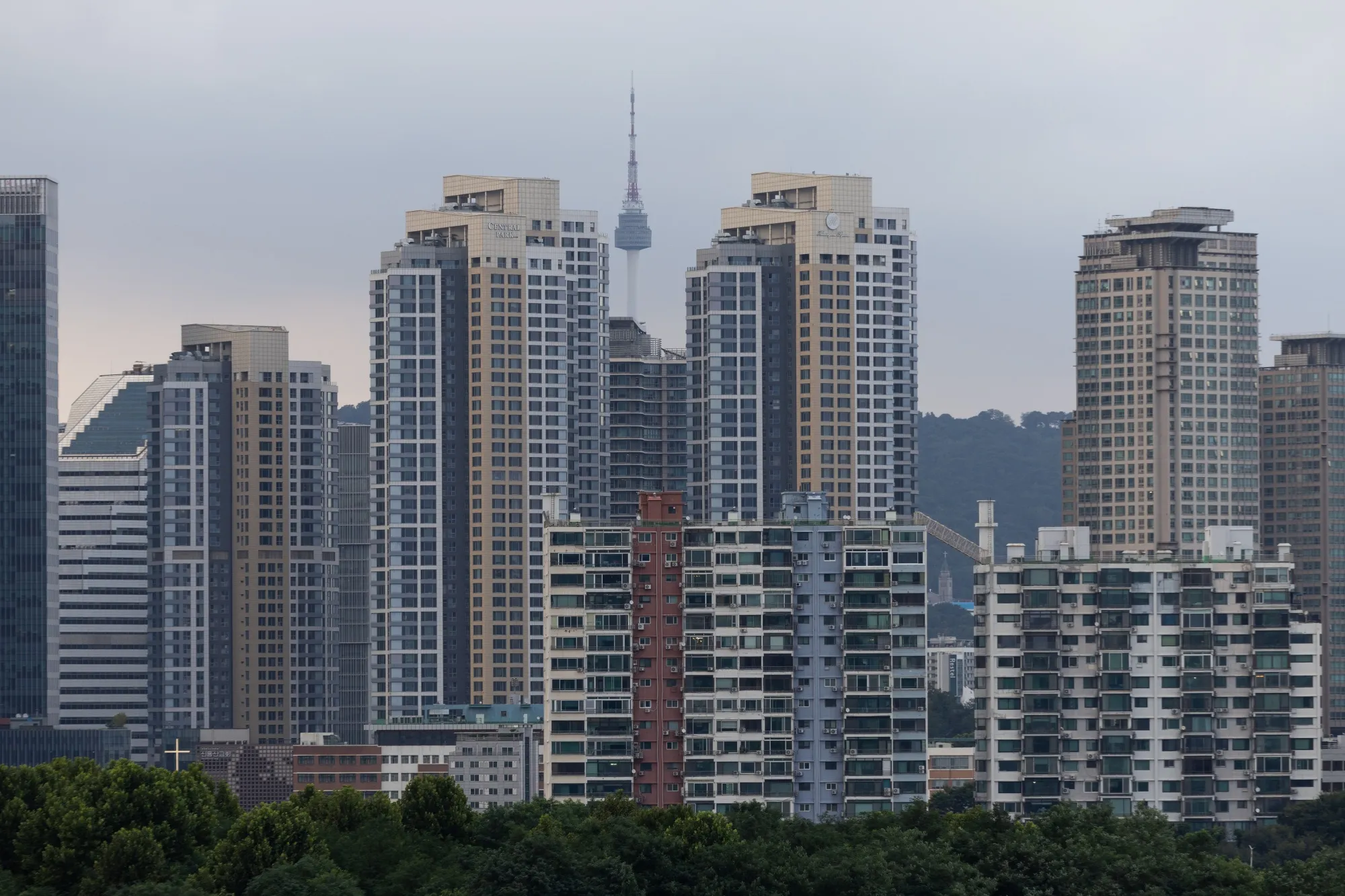 The Bank of Korea&nbsp;cited a slowdown in the growth of home prices in Seoul when it finally decided to pivot and cut rates.