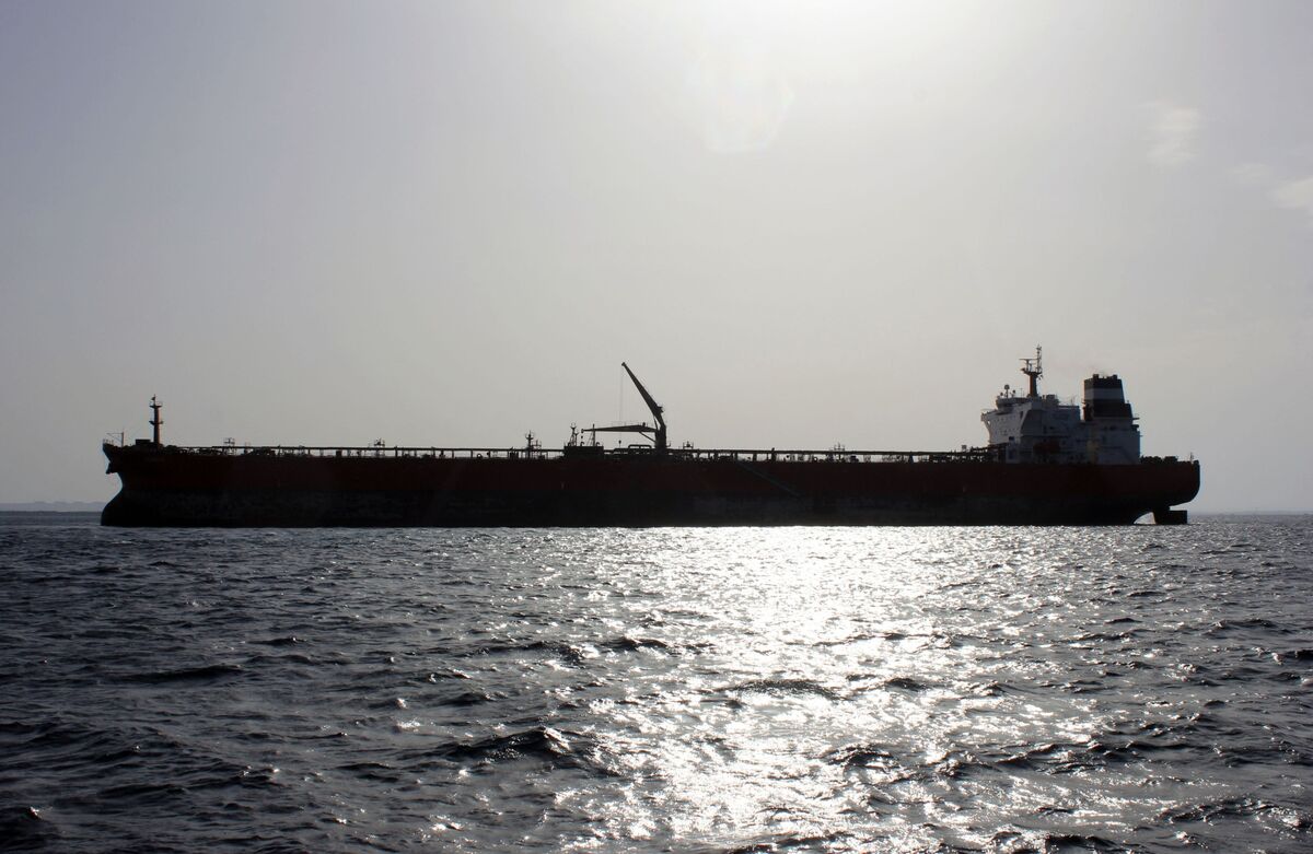 US Hits Iran’s Oil Minister and Shadow Fleet with New Sanctions - Bloomberg