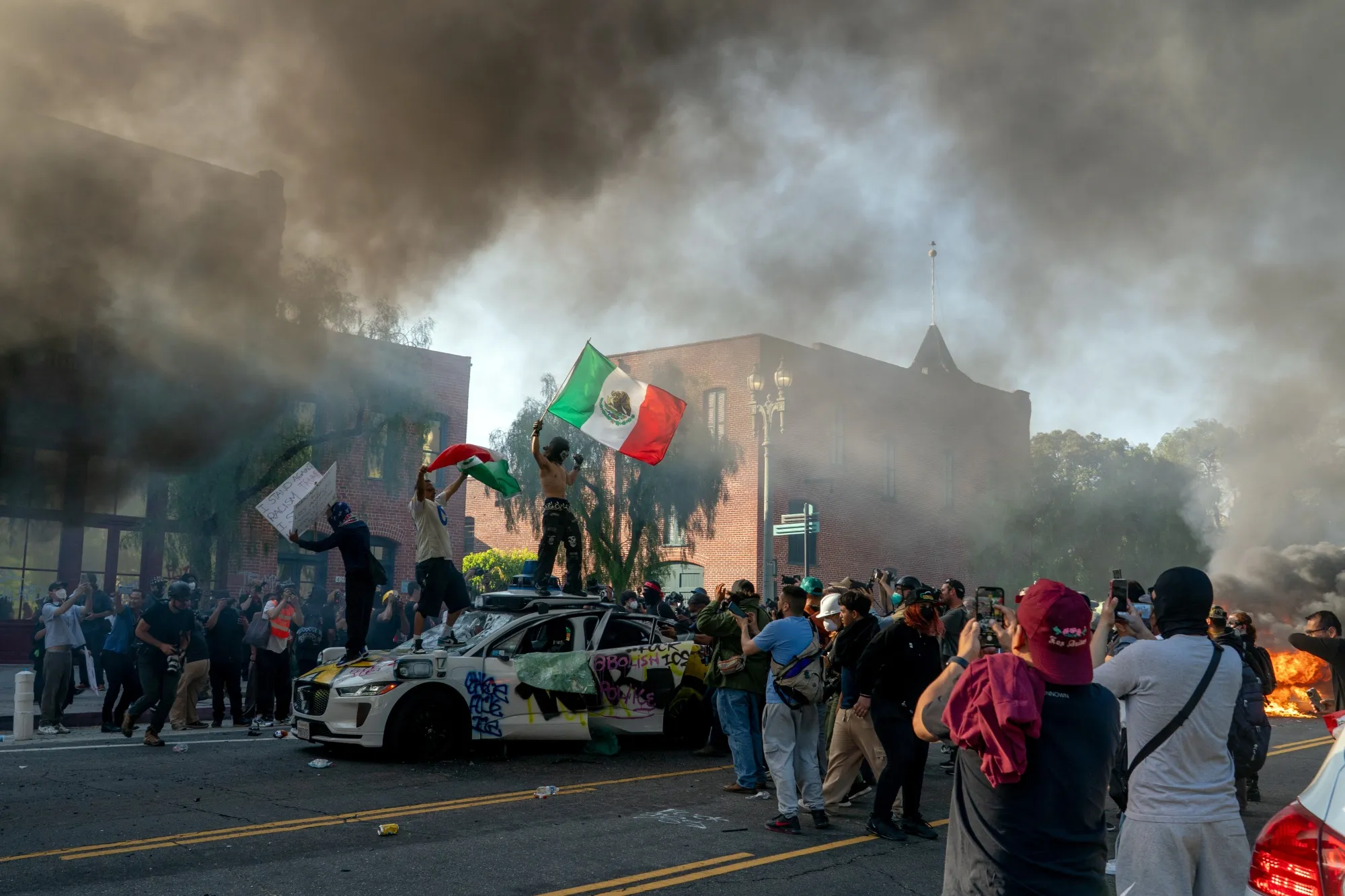 Pentágono envía a 500 marines ante disturbios de Los Ángeles - Bloomberg