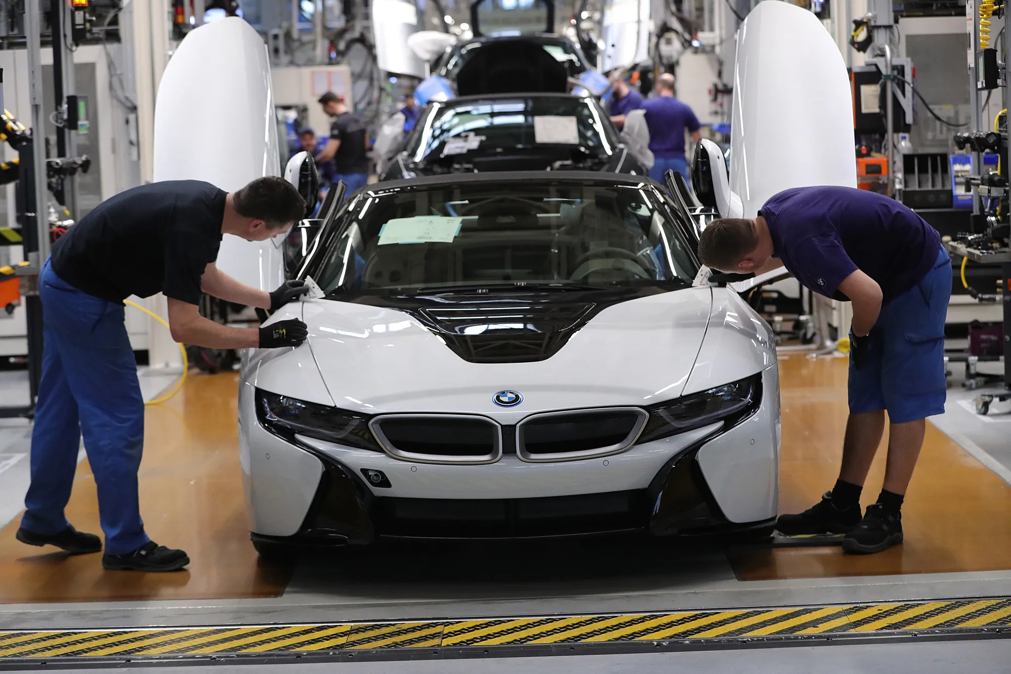 Bayerische Motoren Werke AG Electric Automobile Assembly Line 