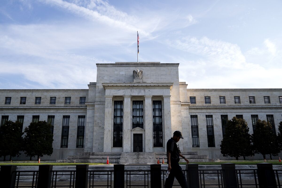 Fed Seen With Case to ‘Hike Right Now’ as Bar to Act Gets Lower